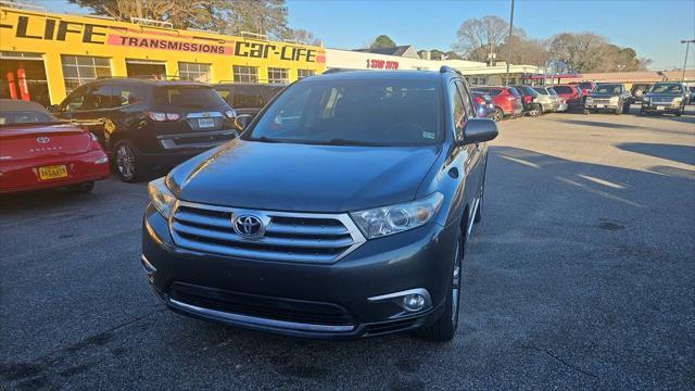 used 2011 Toyota Highlander car, priced at $11,900