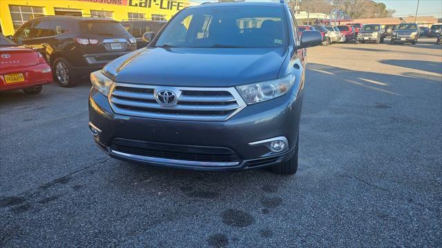 used 2011 Toyota Highlander car, priced at $11,900