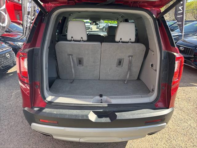 used 2023 GMC Acadia car, priced at $27,995