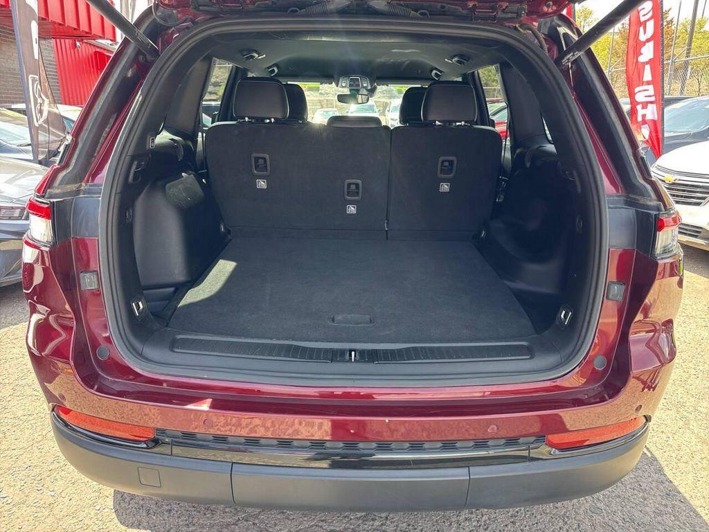 used 2024 Jeep Grand Cherokee car, priced at $28,995