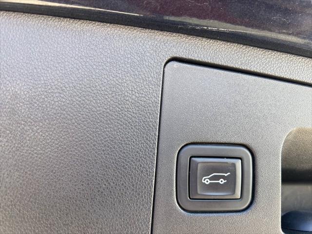 used 2023 Cadillac XT4 car, priced at $25,995