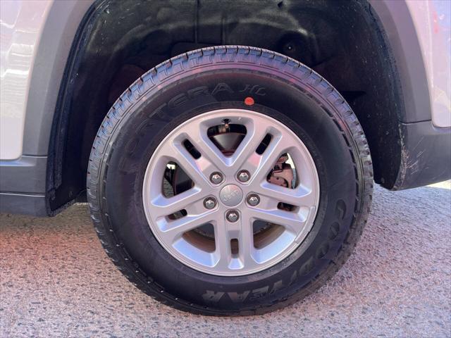 used 2024 Jeep Grand Cherokee car, priced at $29,995