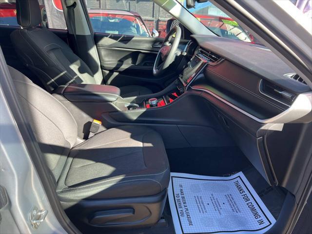 used 2024 Jeep Grand Cherokee car, priced at $29,995