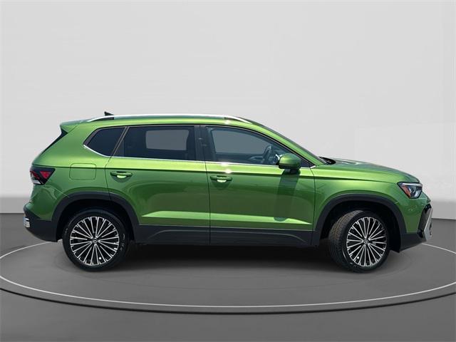 new 2025 Volkswagen Taos car