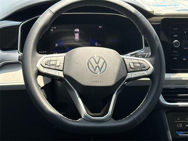 new 2025 Volkswagen Taos car