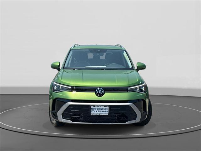 new 2025 Volkswagen Taos car
