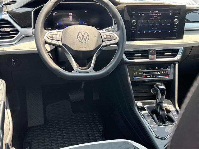 new 2025 Volkswagen Taos car