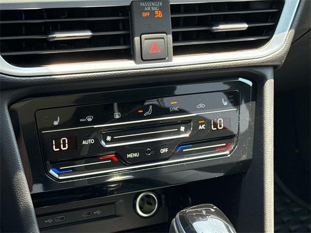 new 2025 Volkswagen Taos car