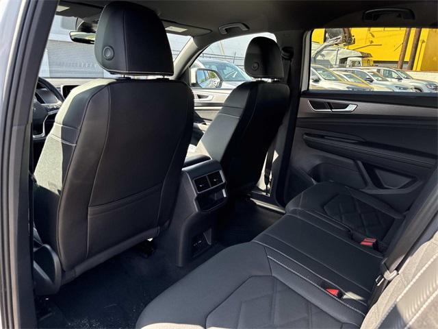 new 2026 Volkswagen Atlas Cross Sport car, priced at $41,446