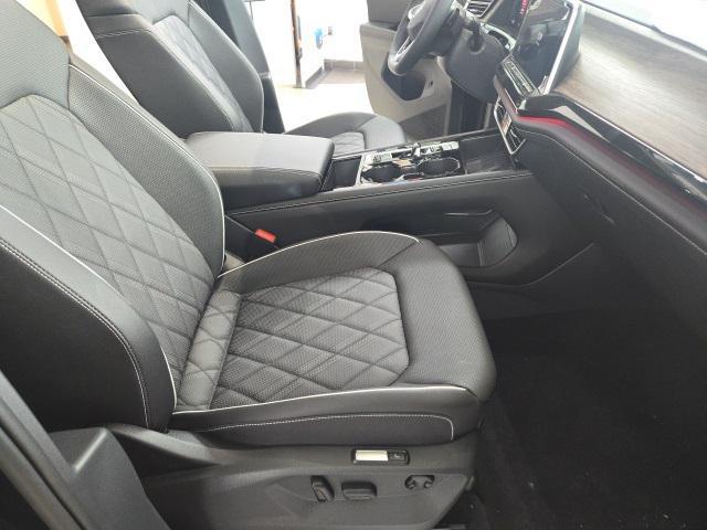 new 2025 Volkswagen Atlas car, priced at $57,234