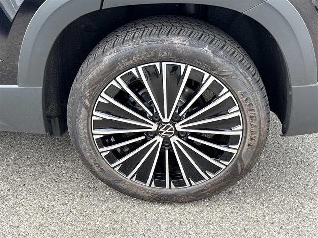 used 2025 Volkswagen Taos car, priced at $25,156