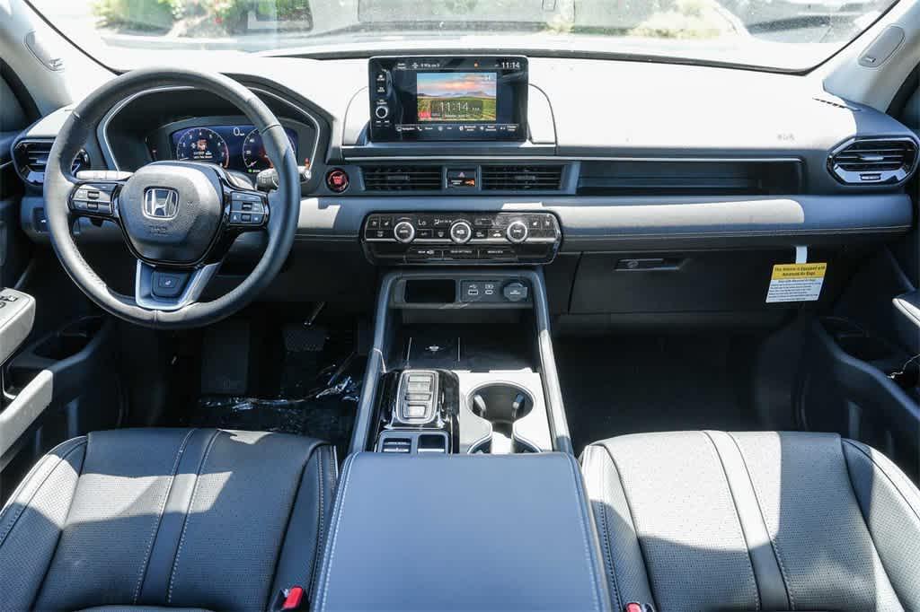 new 2025 Honda Pilot car, priced at $54,575