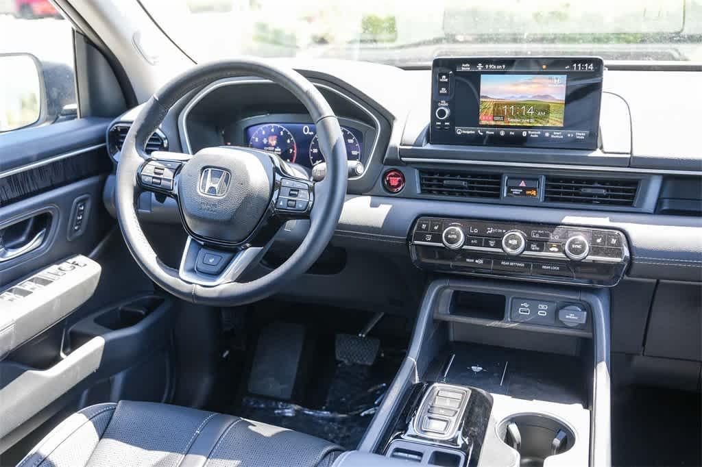 new 2025 Honda Pilot car, priced at $54,575
