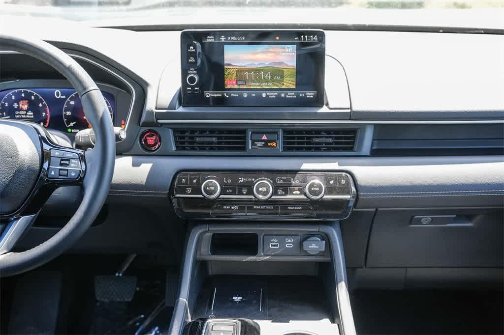 new 2025 Honda Pilot car, priced at $54,575