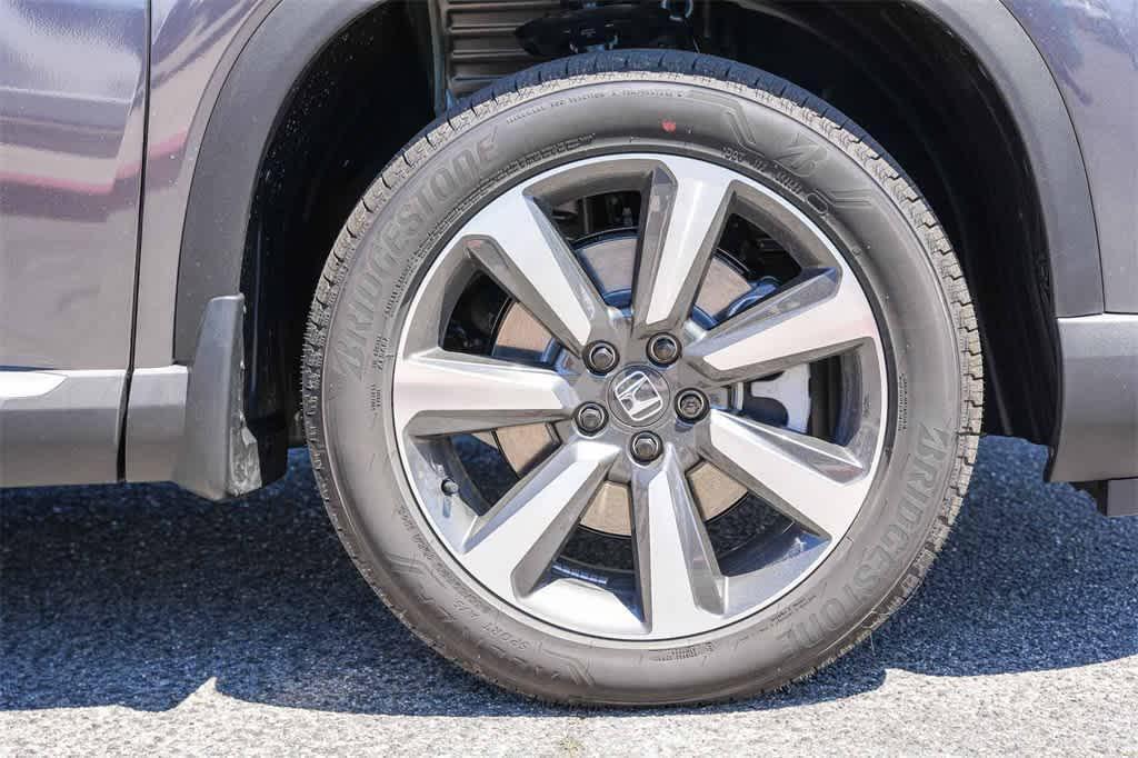 new 2025 Honda Pilot car, priced at $54,575