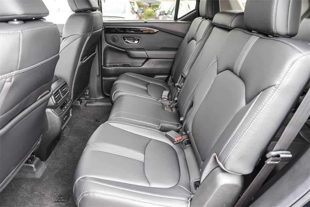 new 2025 Honda Pilot car, priced at $53,295