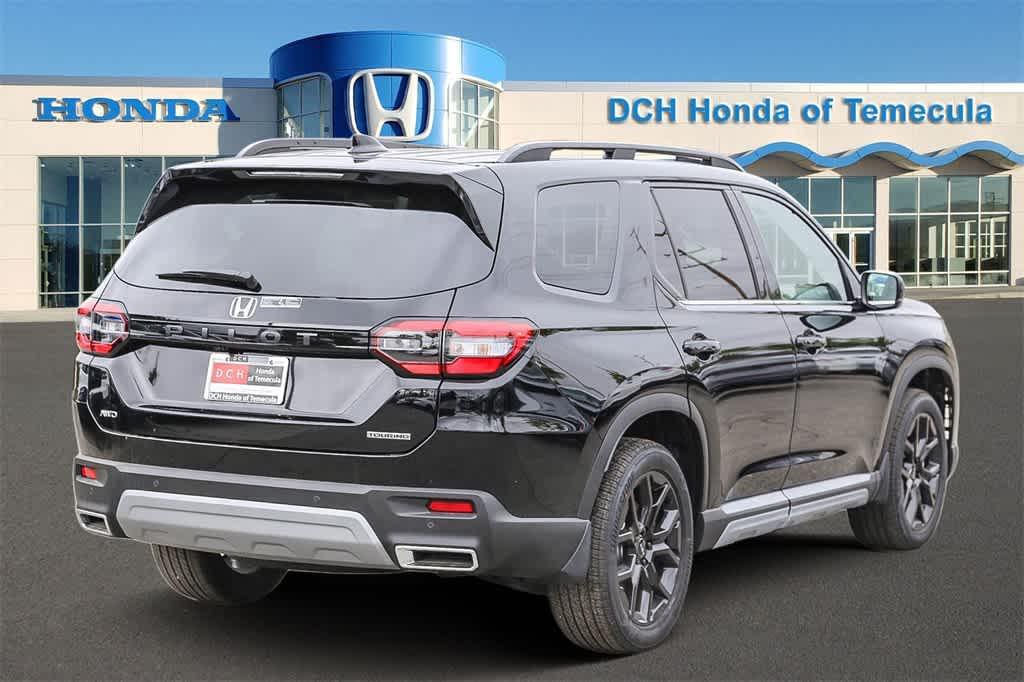 new 2025 Honda Pilot car, priced at $53,295
