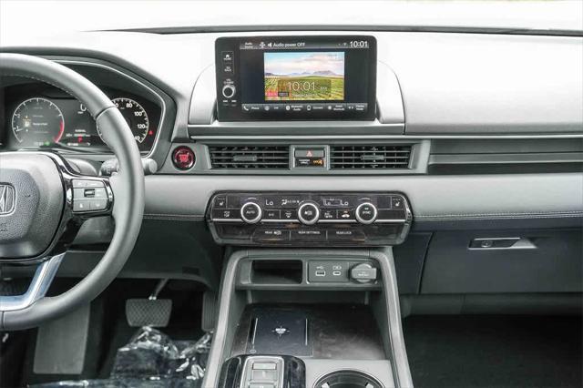new 2025 Honda Pilot car, priced at $44,950