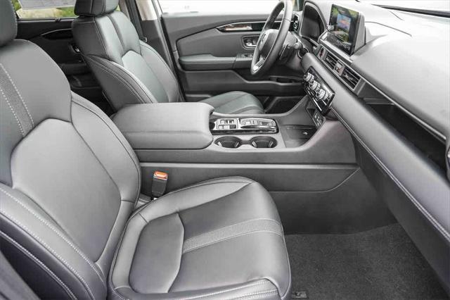 new 2025 Honda Pilot car, priced at $44,950