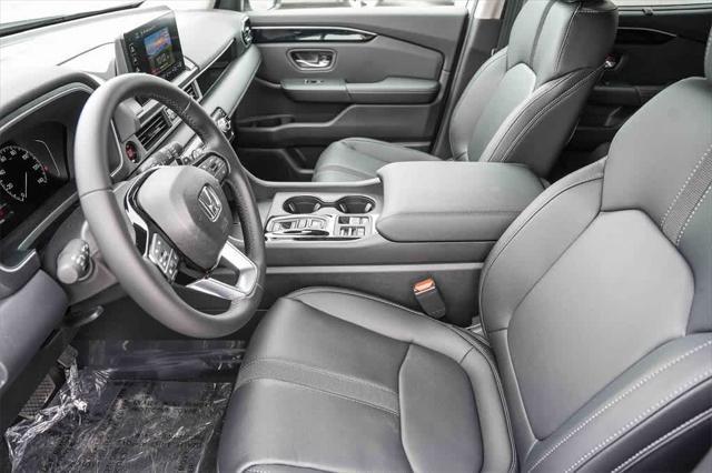 new 2025 Honda Pilot car, priced at $44,950