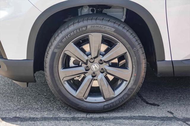 new 2025 Honda Pilot car, priced at $44,205