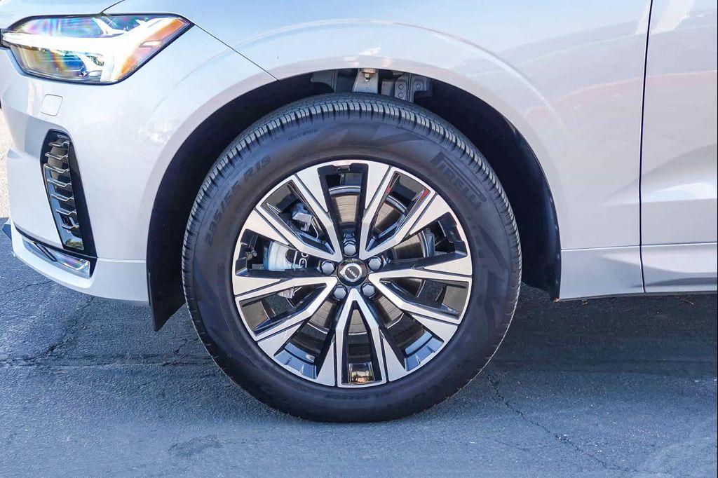 used 2025 Volvo XC60 car, priced at $37,995