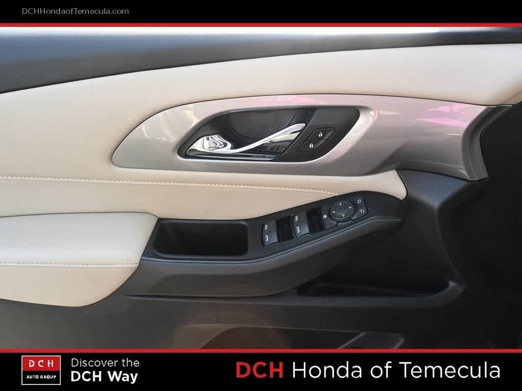 used 2023 Chevrolet Traverse car, priced at $26,200