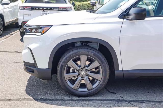 new 2025 Honda Pilot car, priced at $44,205