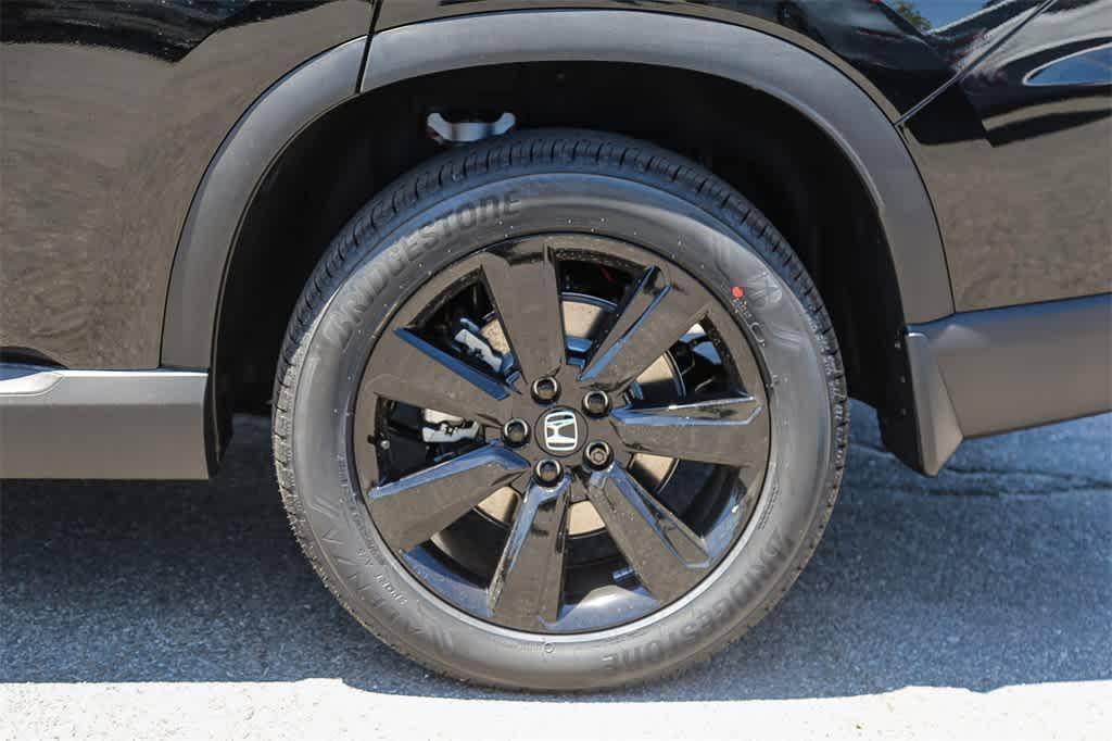 new 2025 Honda Pilot car, priced at $56,075