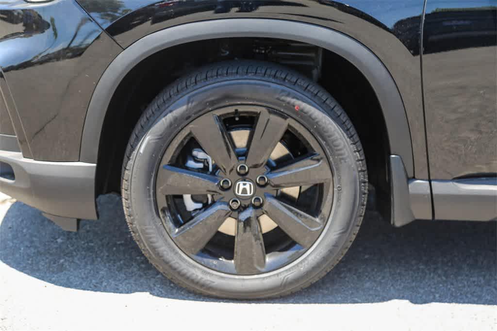 new 2025 Honda Pilot car, priced at $56,075