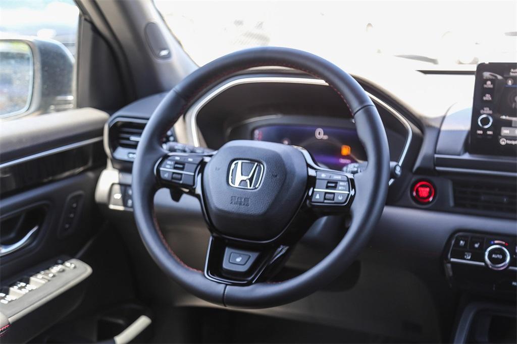 new 2025 Honda Pilot car, priced at $55,675