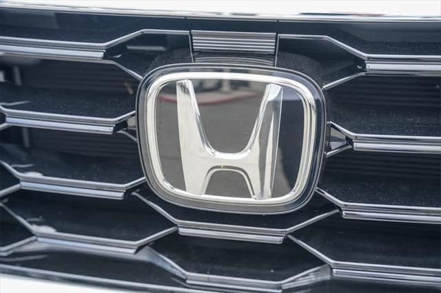 new 2025 Honda Pilot car, priced at $49,350