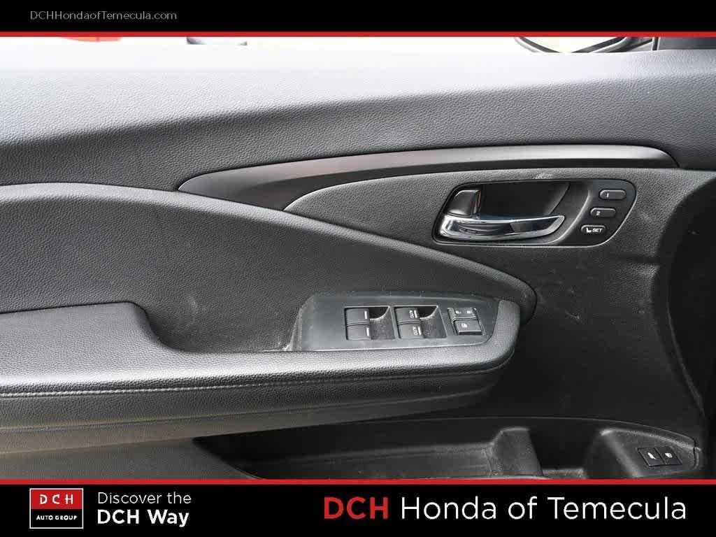 used 2022 Honda Pilot car, priced at $33,400