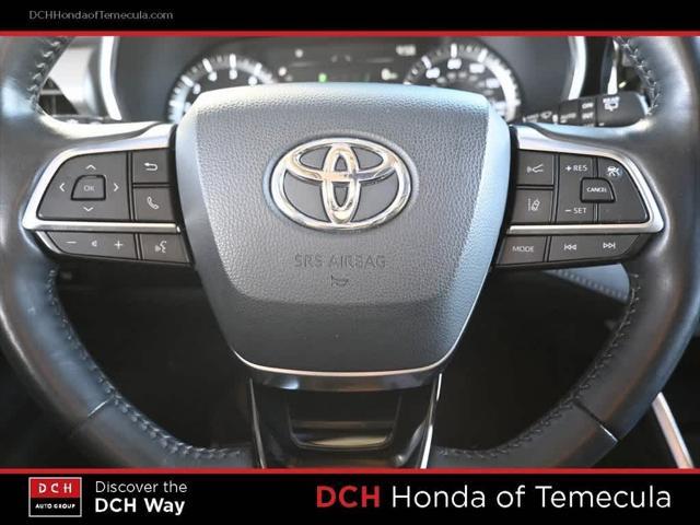 used 2021 Toyota Highlander car, priced at $34,021