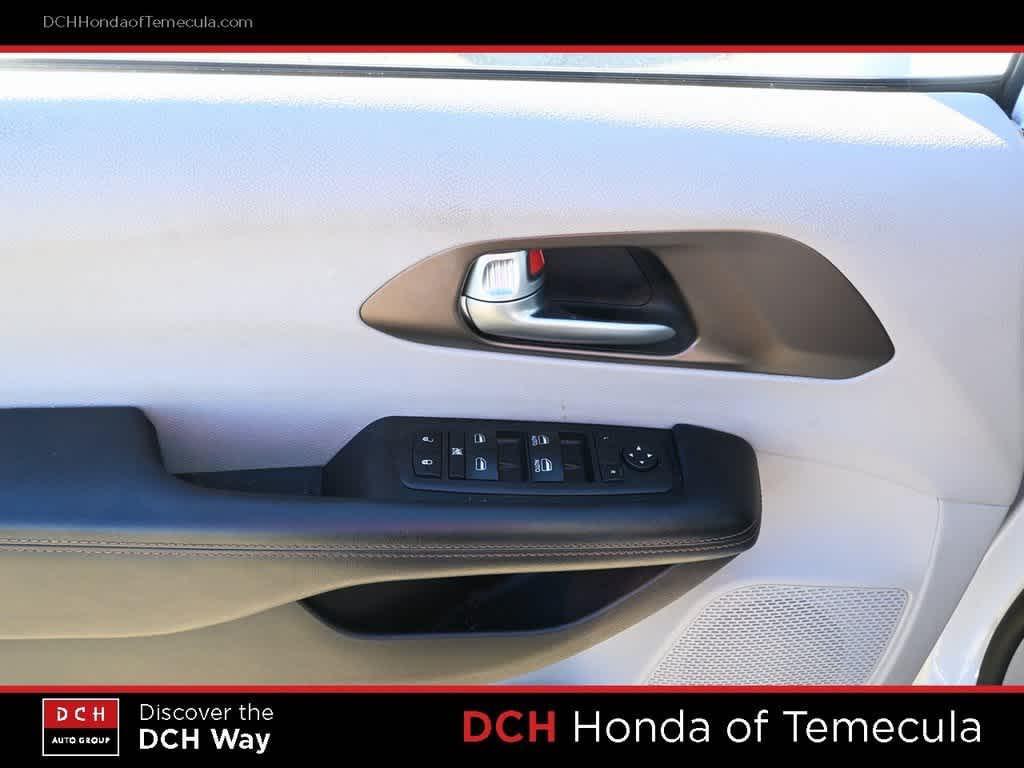 used 2018 Chrysler Pacifica car, priced at $14,490