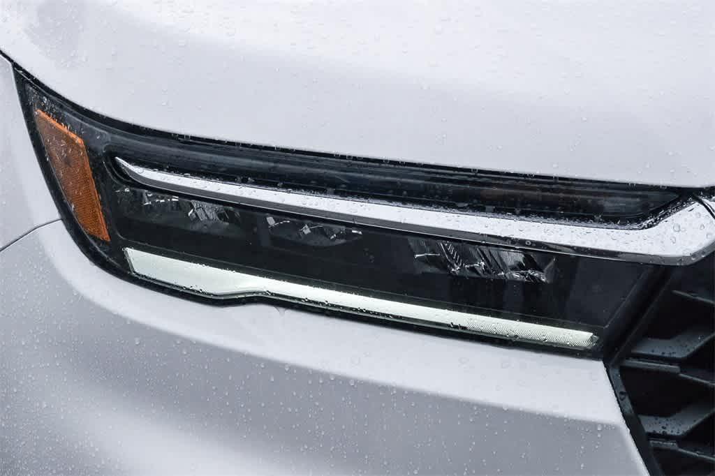 new 2025 Honda Pilot car, priced at $46,180