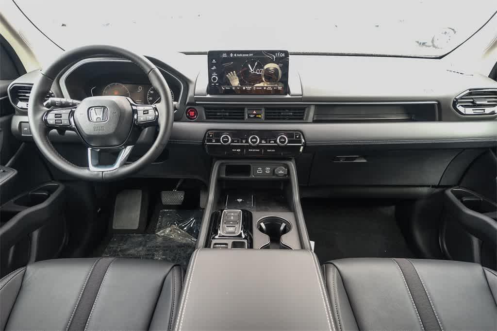 new 2025 Honda Pilot car, priced at $46,180