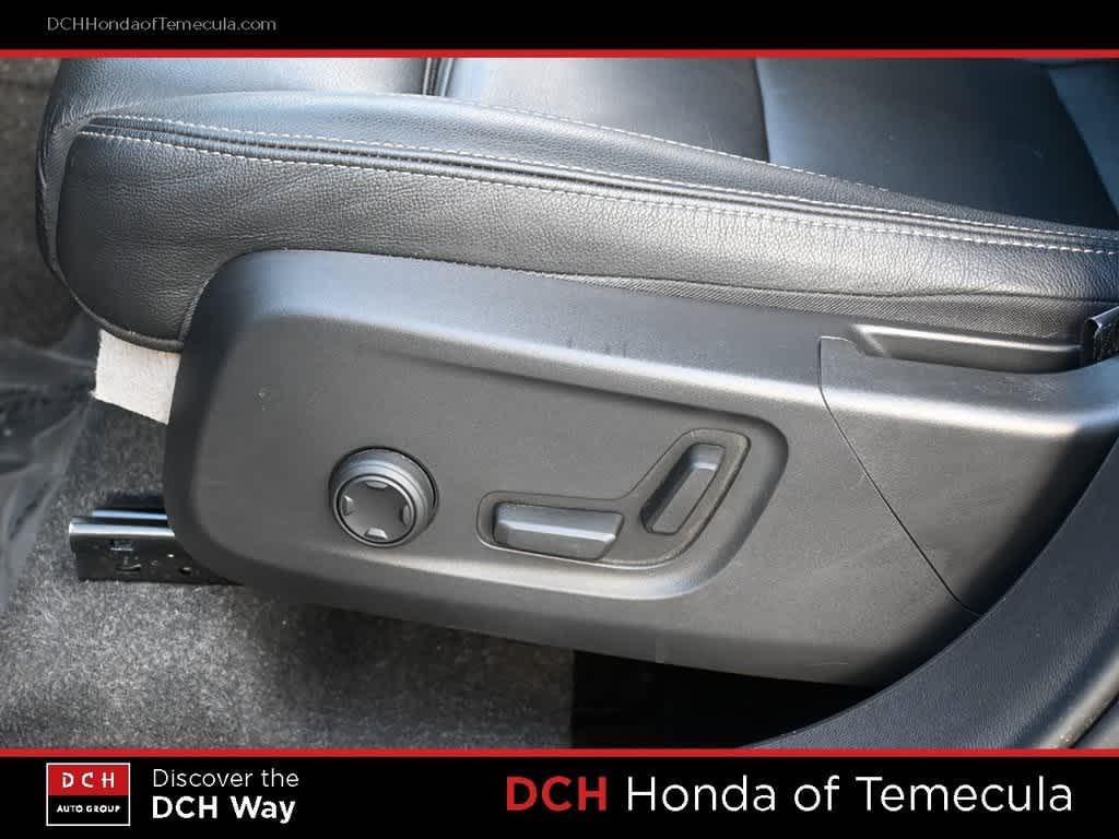 used 2021 Volvo XC40 car, priced at $22,157