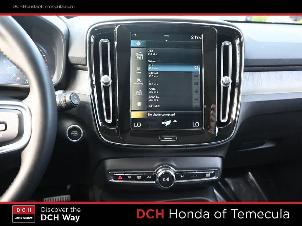used 2021 Volvo XC40 car, priced at $22,157