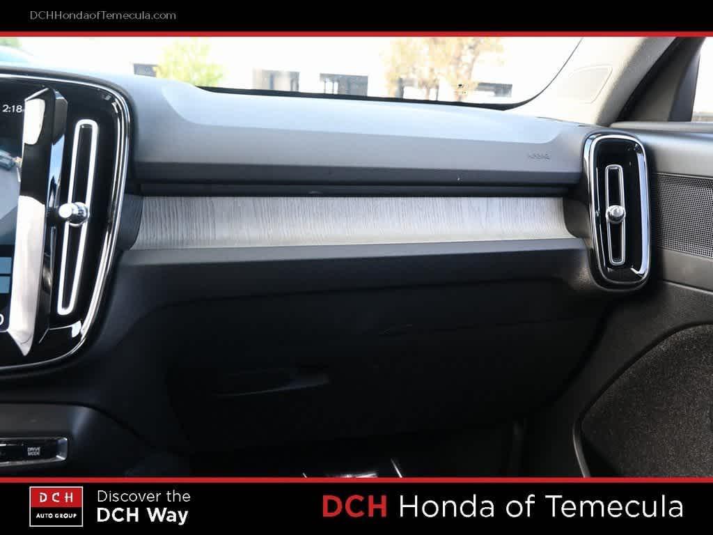 used 2021 Volvo XC40 car, priced at $22,157