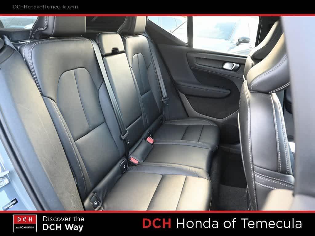 used 2021 Volvo XC40 car, priced at $22,157
