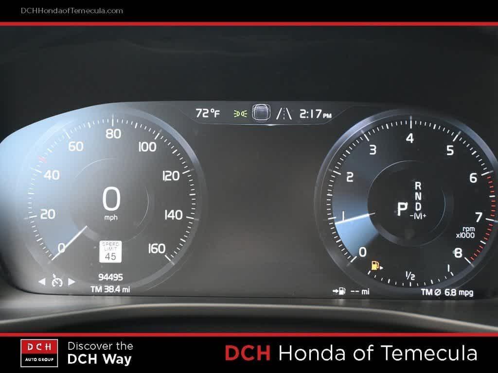 used 2021 Volvo XC40 car, priced at $22,157