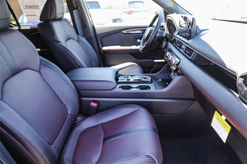 new 2025 Honda Pilot car, priced at $56,075