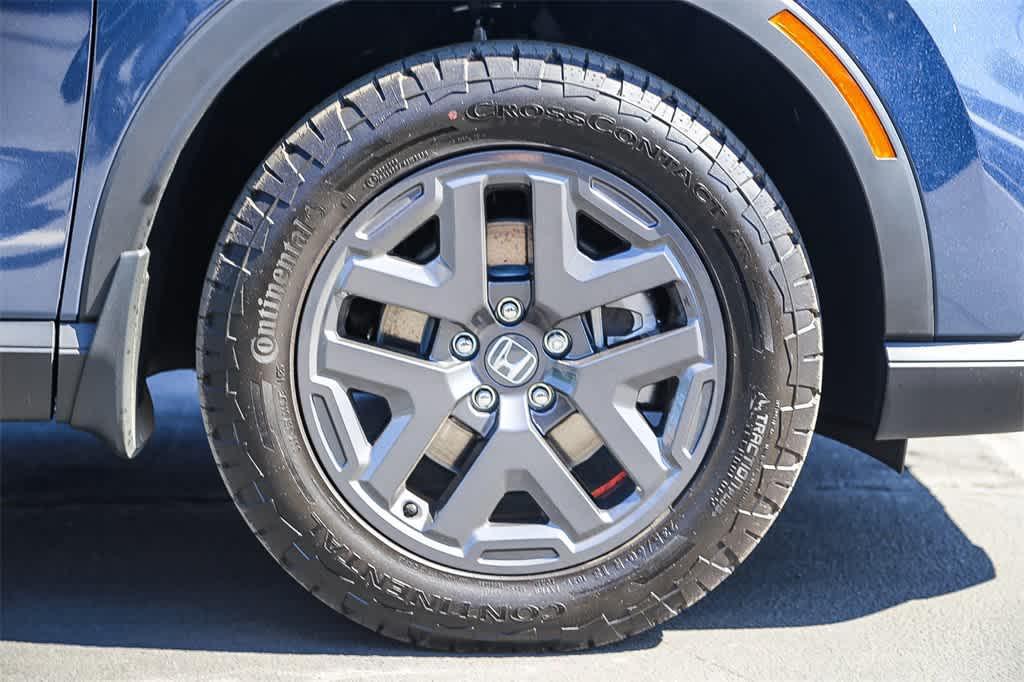new 2026 Honda CR-V Hybrid car, priced at $40,195