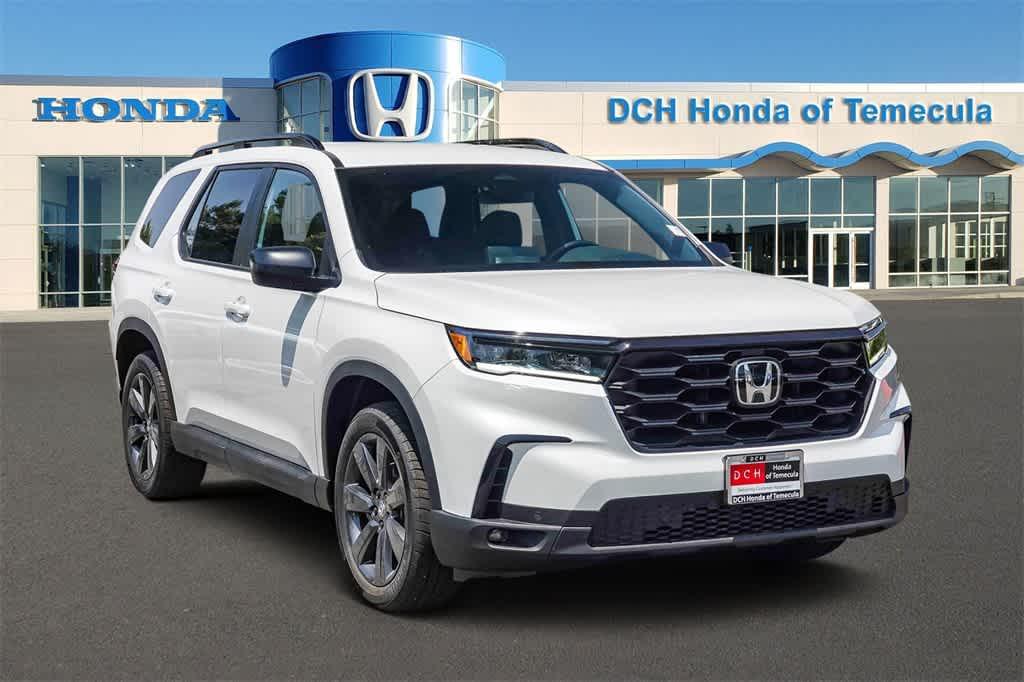 new 2025 Honda Pilot car, priced at $44,250