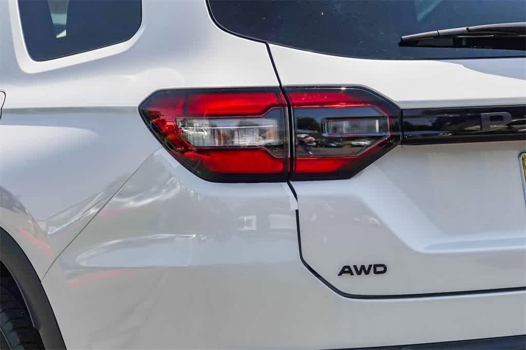 new 2025 Honda Pilot car, priced at $44,250