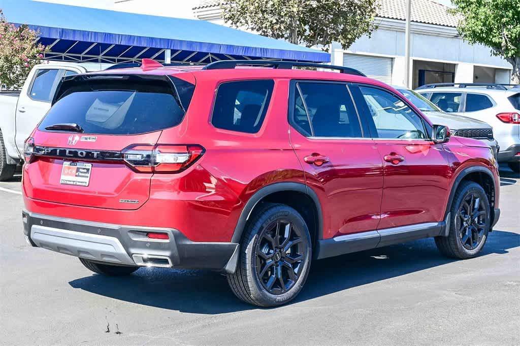 new 2025 Honda Pilot car, priced at $51,350