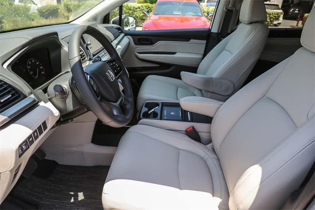 new 2026 Honda Odyssey car, priced at $44,290