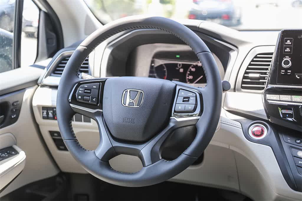 new 2026 Honda Odyssey car, priced at $44,290