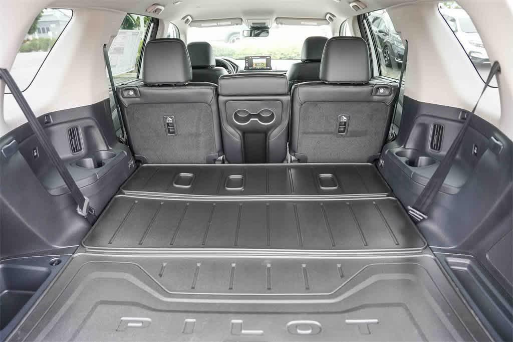 new 2025 Honda Pilot car, priced at $45,450